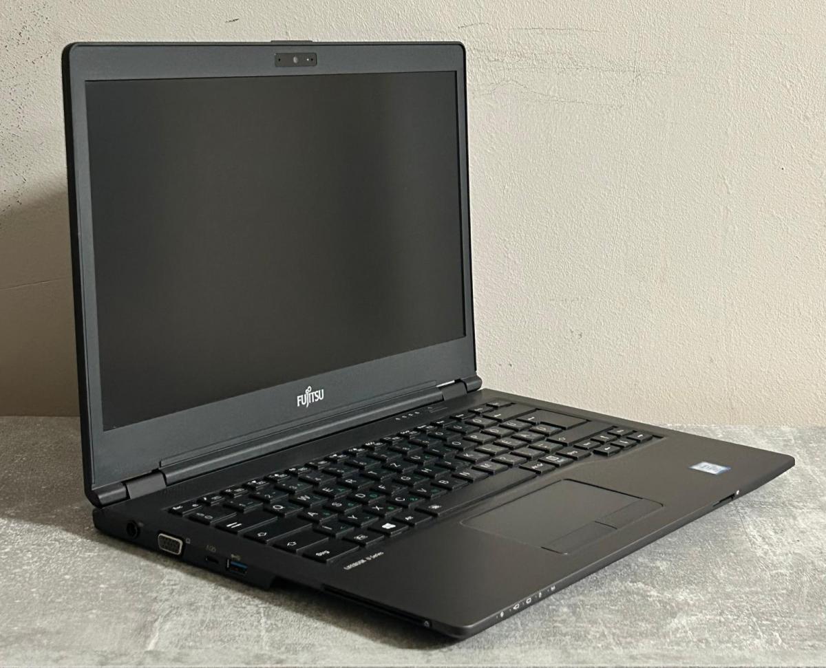Fujitsu LIFEBOOK U749